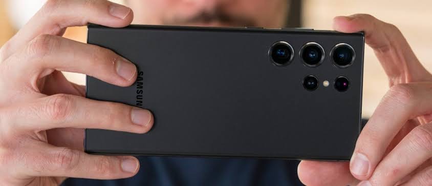 قم بتحديث تطبيق Expert Raw